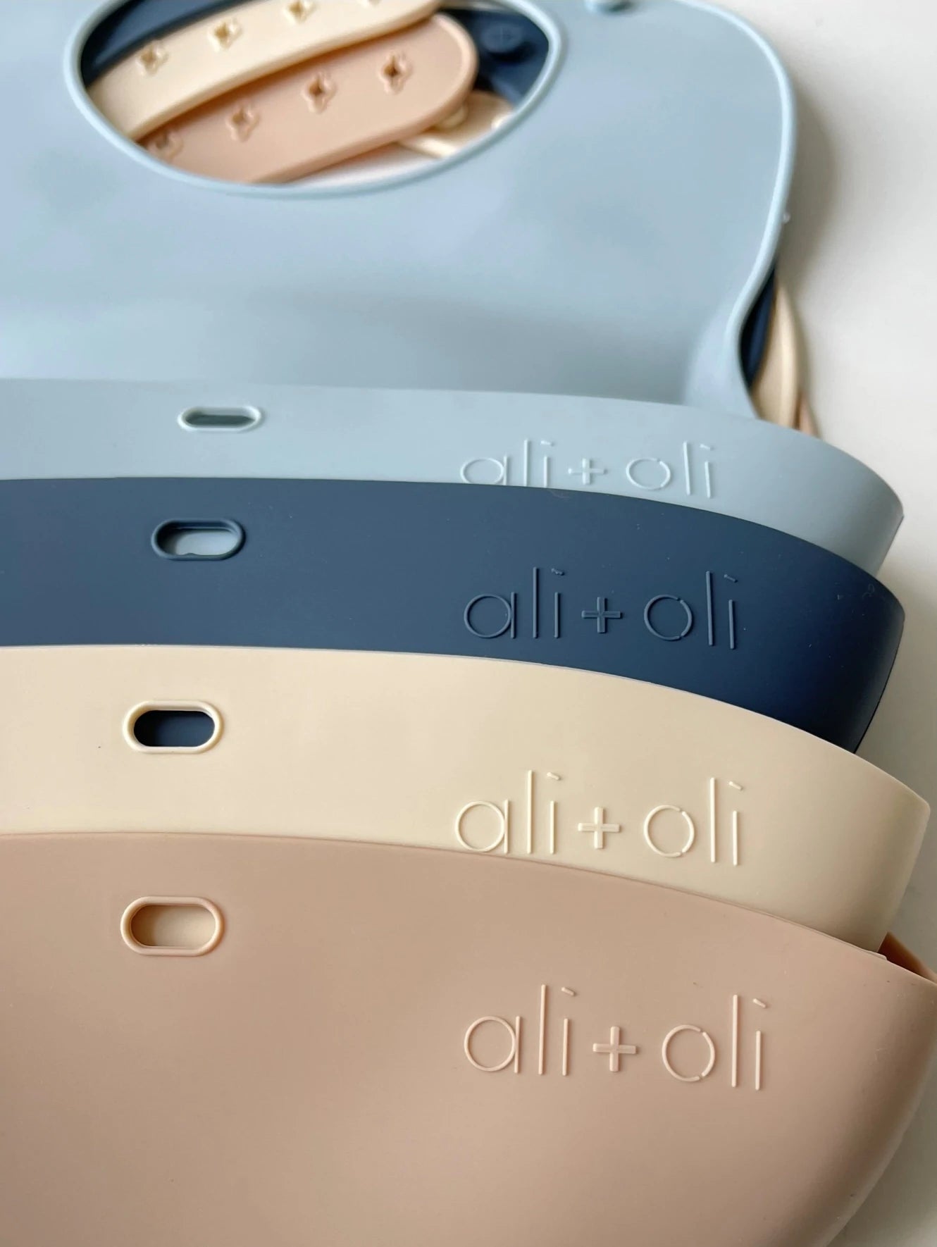 Silicone Roll-Up Bib | Milk